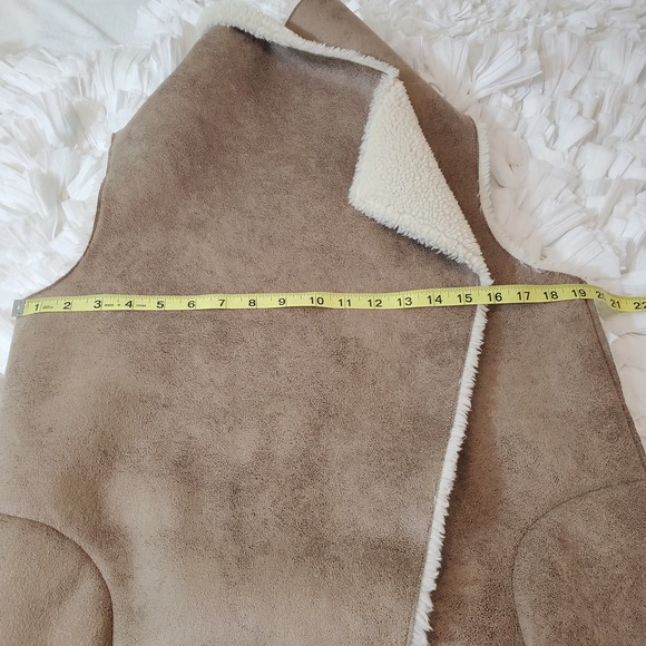 VELVET BY GRAHAM & SPENCER | FAUX SUEDE FUR SHERPA VEST OPEN FRONT SMALL - Picture 12 of 14